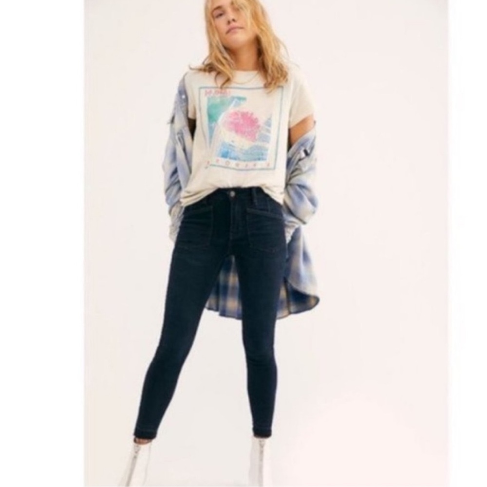 Free People Ivy Jeans Skinny Released Hem 9” Rise Navy 26